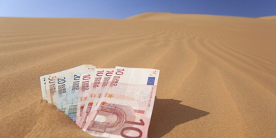 Money in the desert Source:Screenshot
