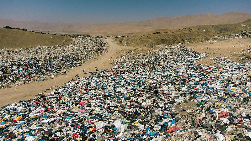 Fast-Ffashion-Waste in the Atacama Desert
